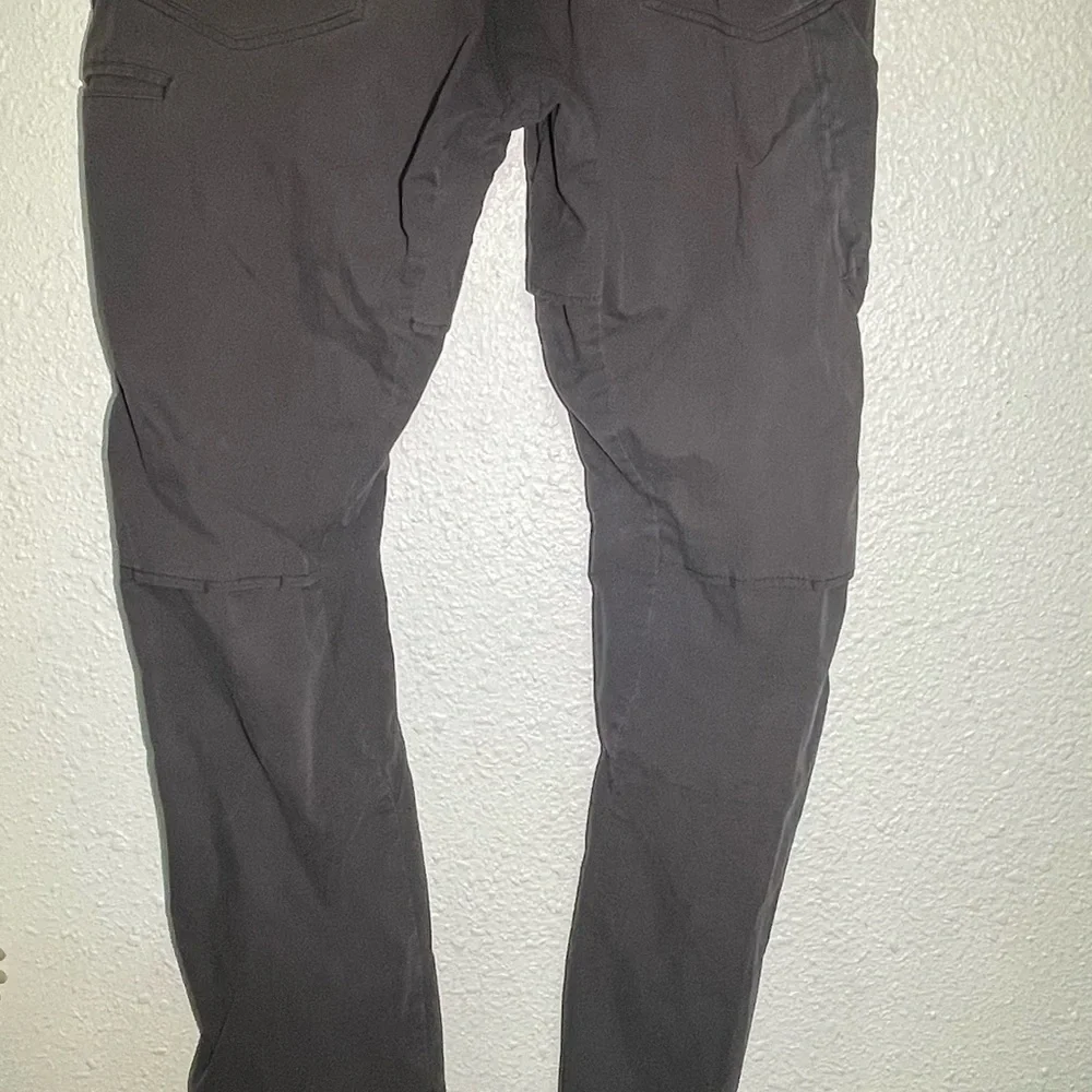 KuHL Men's gray konfidant air pant size “40X32”